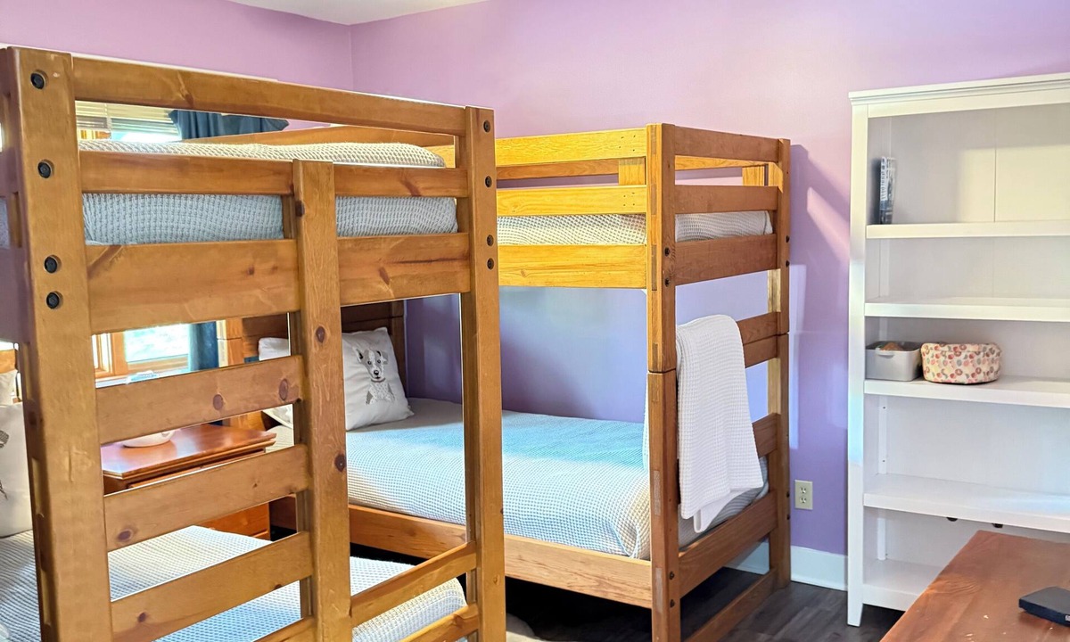Pedlars Edge House | Cool Mountain Breezes on The Slopes- It's Pumpkin Spice Time!