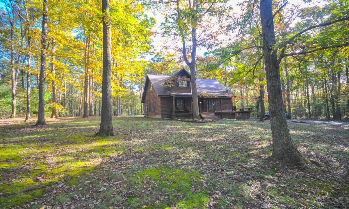 Ohiopyle Cabin | Corey Cabin | 3BR 2BA, Fireplace, Hot Tub, Close to Ohiopyle!