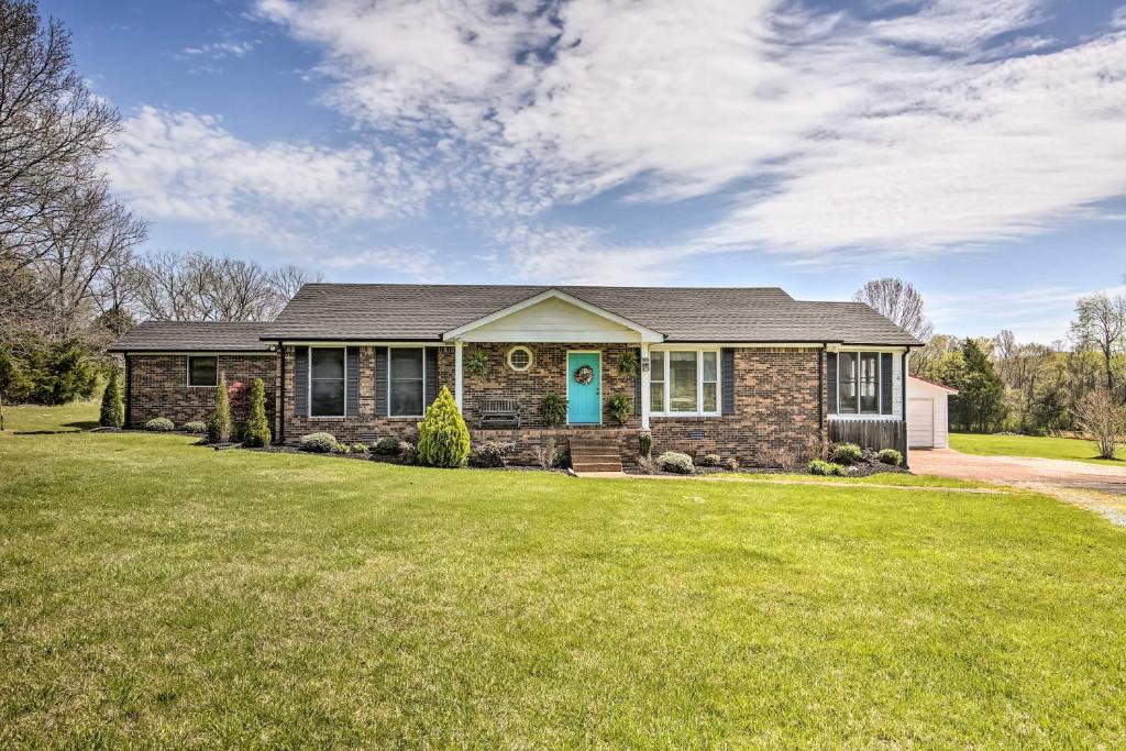 Watertown House | Country Home with Fire Pit 40 Mi to Nashville!