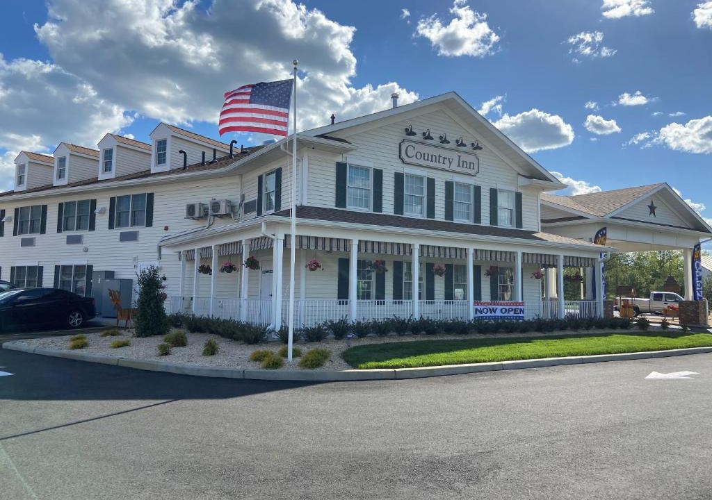 Hazlet Hotel | Country Inn of Hazlet