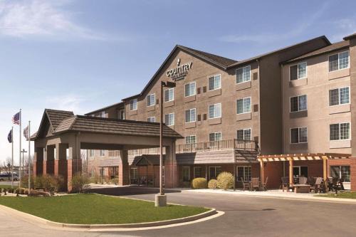 Country Inn | West Newton