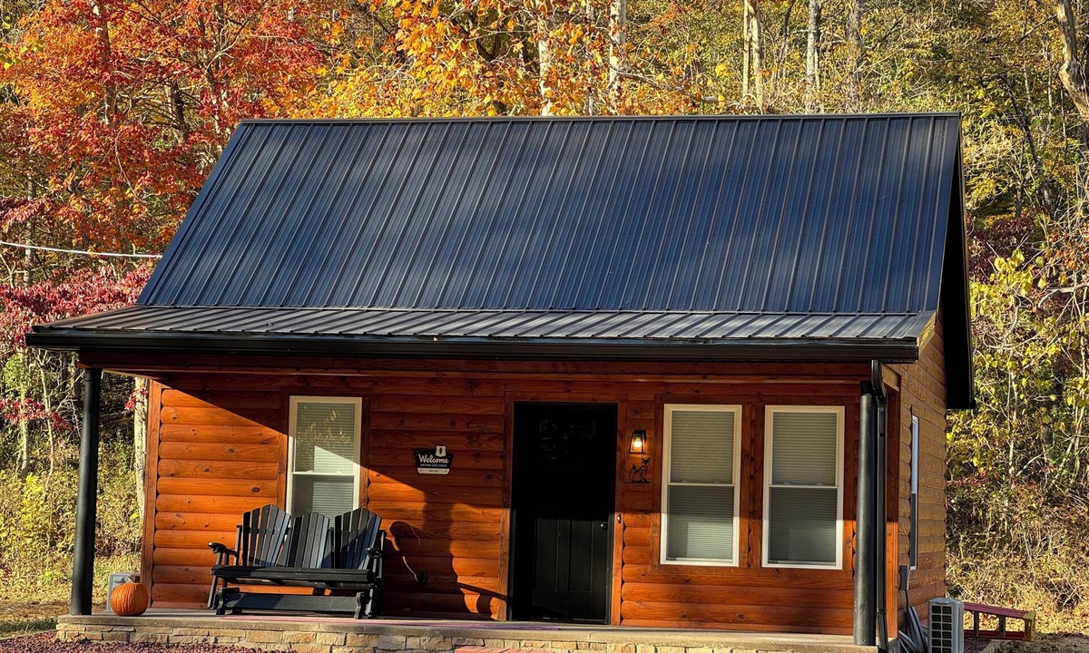 Argillite Cabin | Cozy 2-Bdrm Cabin Fox Den- near Greenbo Lake State Park
