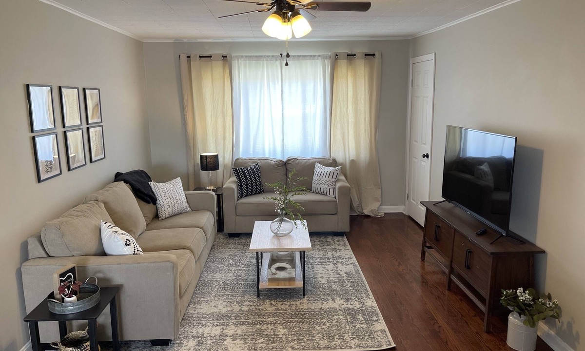 Fort Thomas Apartment | Cozy 2 Bedroom Unit Minutes From Downtown Cincinnati!
