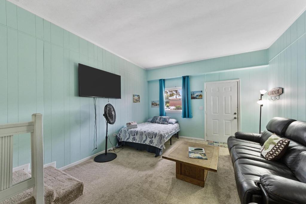 Willoughby Spit House | Cozy Bay View Cottage Next To The Chesapeake Beaches Cottage