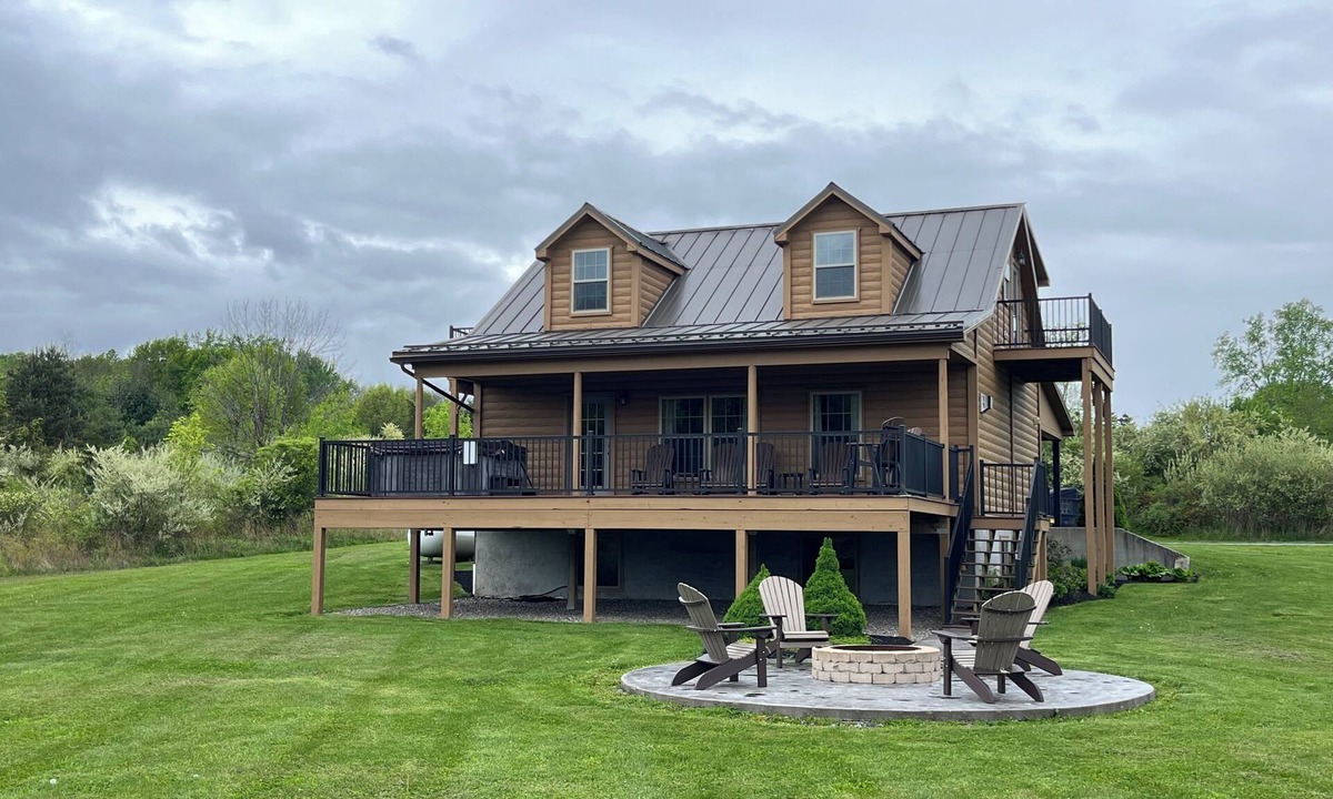Himrod House | Cozy Chateau cabin with hot tub, pool table, and view of Seneca Lake, close to Wine trail