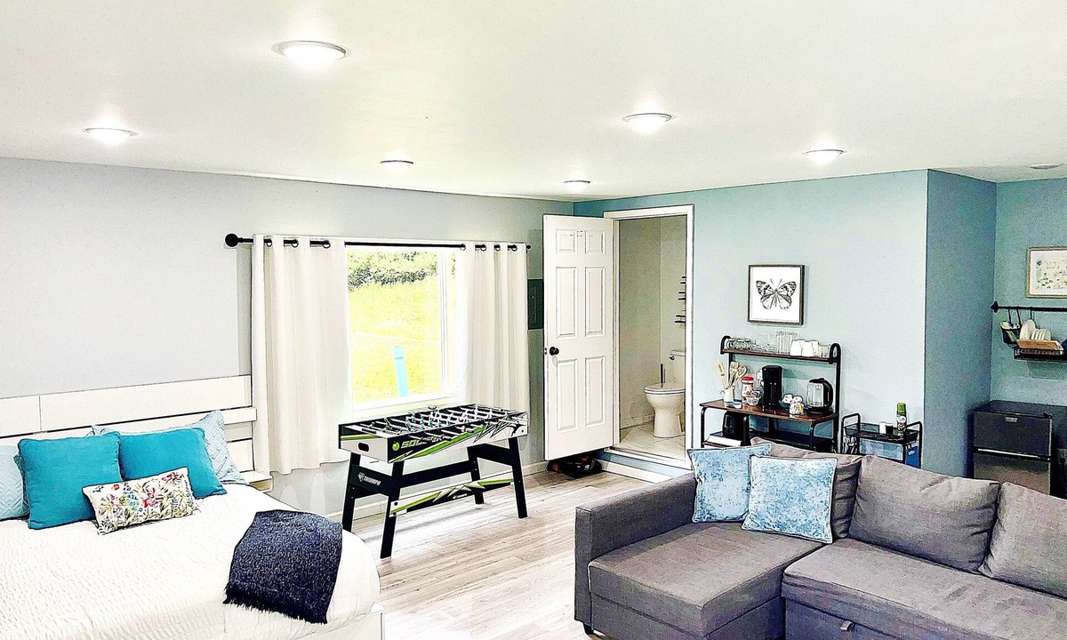 Olean Cottage | Cozy Country Get Away Suite with a view of the Enchanted Mountains