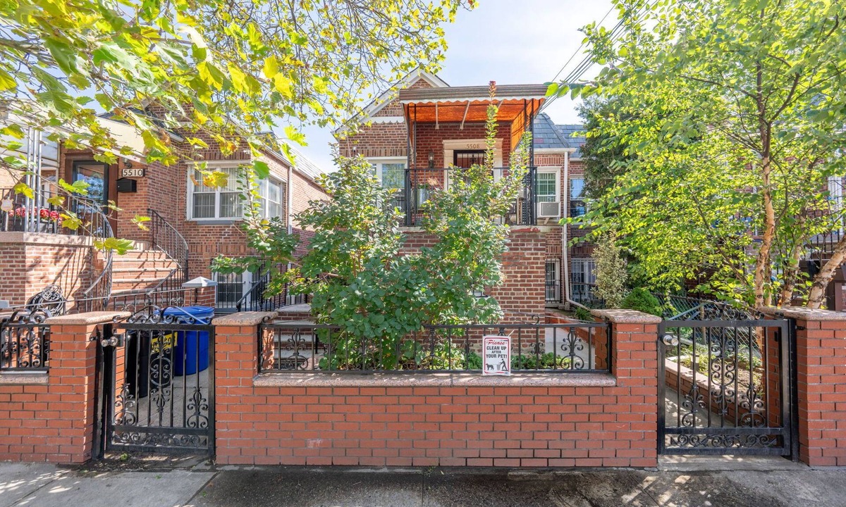 East Flatbush Apartment | Cozy Delightful 2-bedroom apartment with AC in Brooklyn