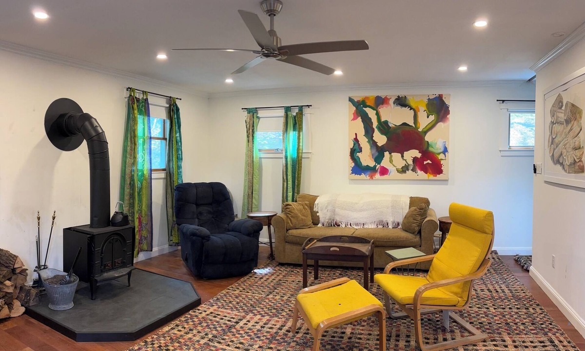 Roscoe House | Cozy Lake House in Charming Roscoe: Your 3-Bedroom Getaway