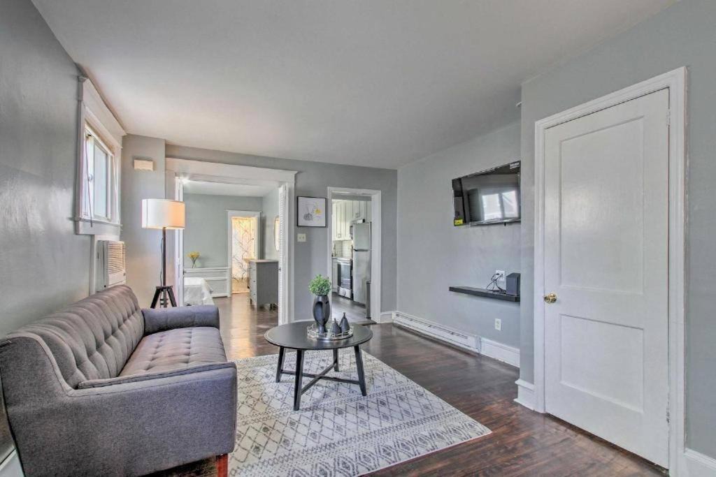 Upper Darby Apartment | Cozy Large 1 Bedroom with Open Floor Plan