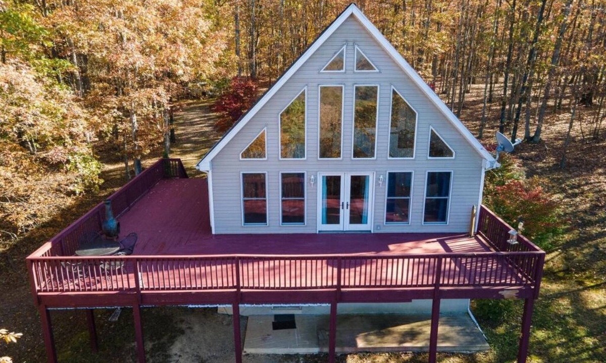 Great Cacapon Cabin | Cozy Mountain Cabin with Breathtaking Views