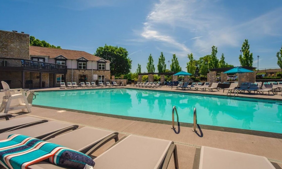 Northwest Columbus Apartment | Cozy Room in apartment with fitness room, WiFi in welcoming Columbus