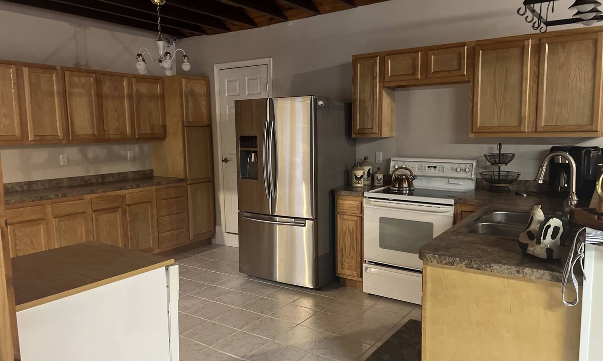 Mechanicsburg Cottage | Creekside Oasis