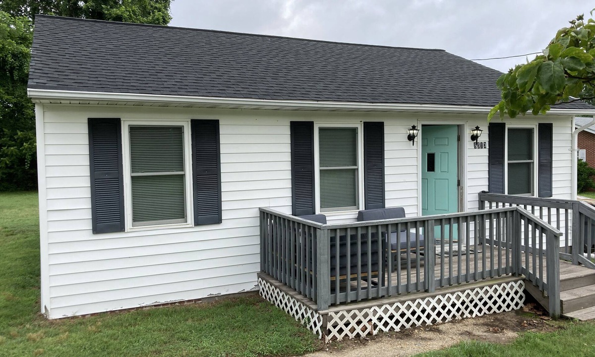 Stonehouse House | Cute Country Stay! Convenient to Williamsburg!