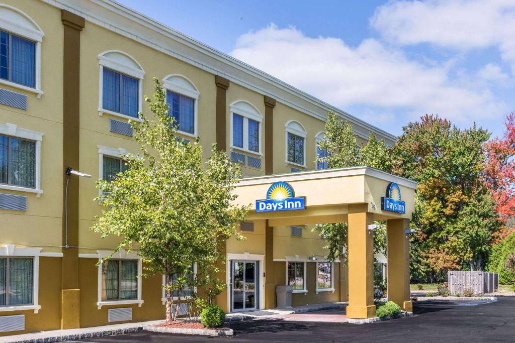 Hackettstown Hotel | Days Inn by Wyndham Budd Lake
