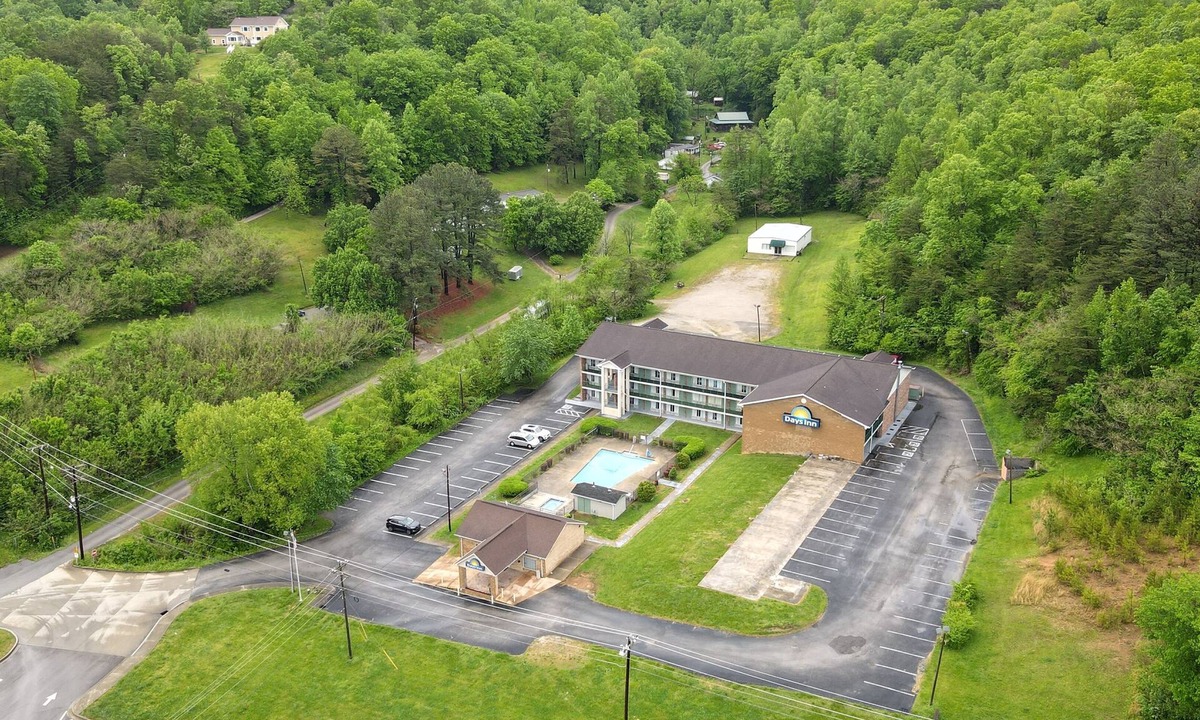 Jellico Hotel | Days Inn by Wyndham Jellico - Tennessee State Line