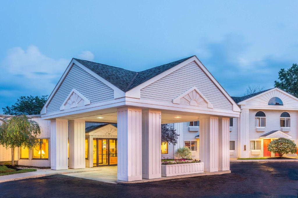 Tiffin Hotel | Days Inn by Wyndham Tiffin