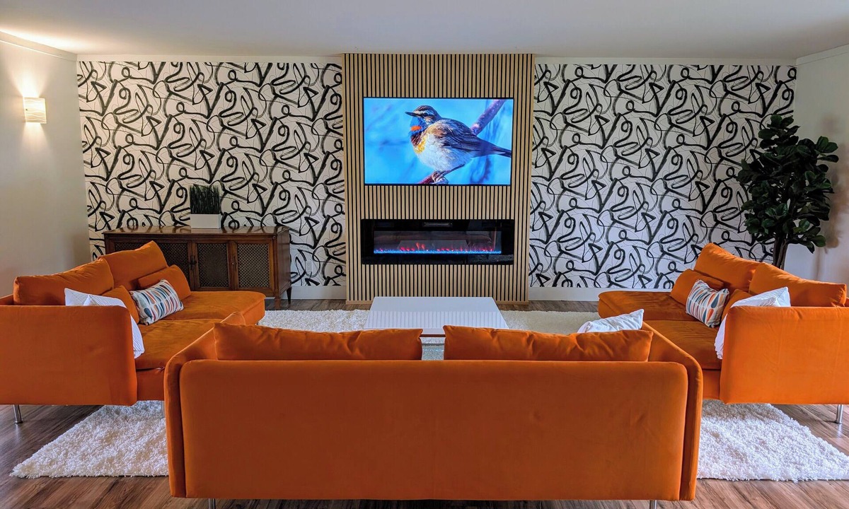 Swan Lake House | Dazzling Design, Hot Tub, Huge Rooms, Privacy, 20 acres