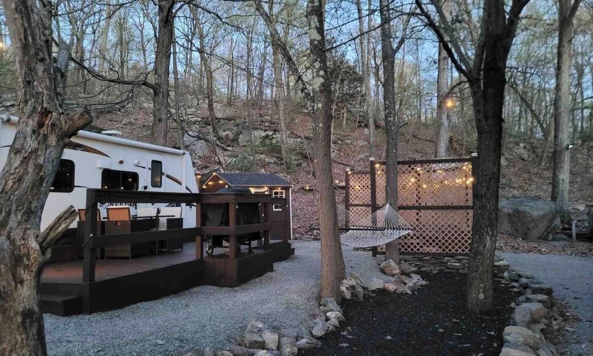 Wantage Apartment | Delightful Camper in Campground with Amenities