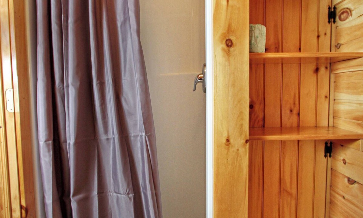 Spring Mills Cabin | Deluxe Cabin 61 w/4 Beds