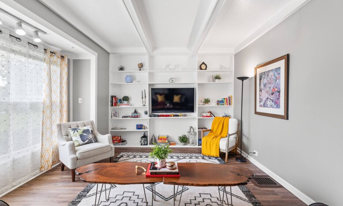 Kamm's Corners Apartment | Double the Space for Large Groups! Entire Duplex!