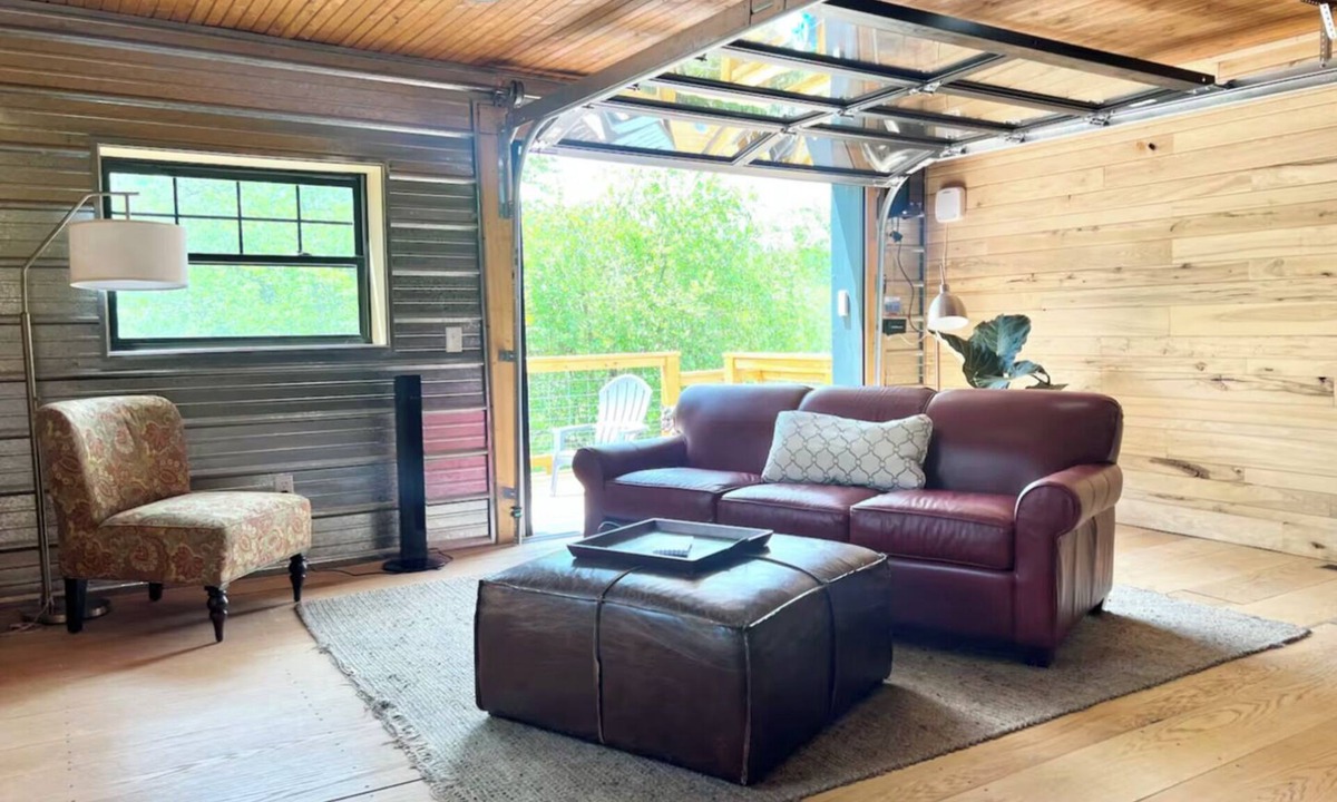 Canaan Valley Apartment | Downtown - Heart of Davis