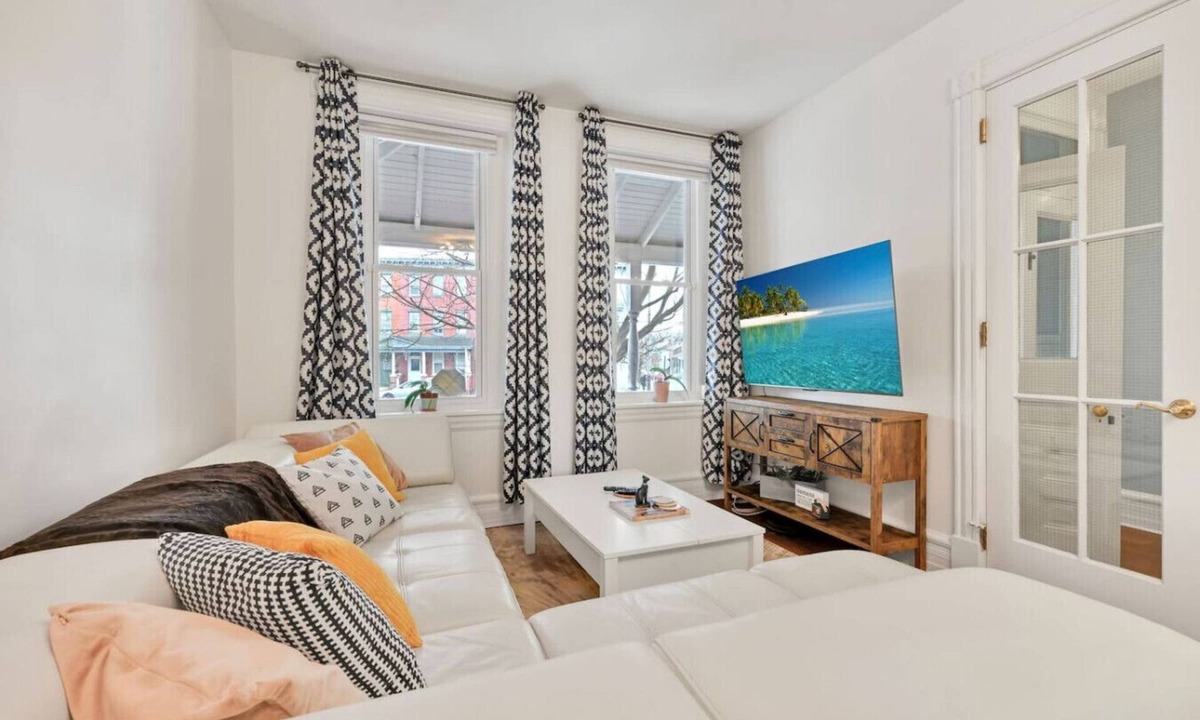 Lancaster House | Downtown Lancaster Retreat - Amish County