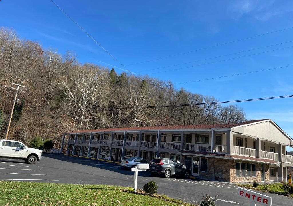Clairton Hotel | Econo Lodge Jefferson Hills Hwy 51