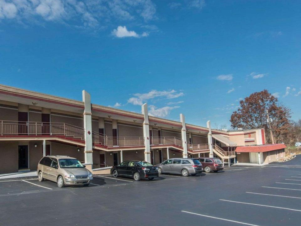 Hermitage Cabin | Econo Lodge