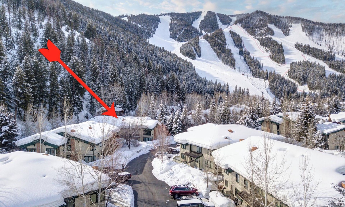 Warm Springs Condo | Elegant Three Suite Condo Steps to Warm Springs Lodge