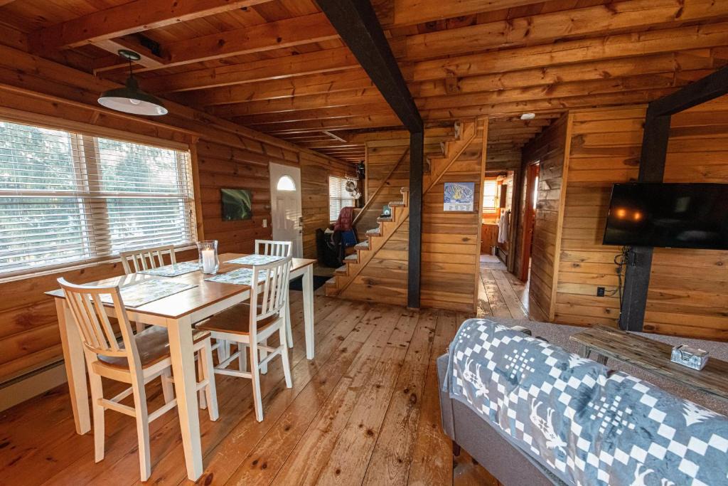Union Dale House | Elk Mountain Ski Resort: Home on 21 Acres