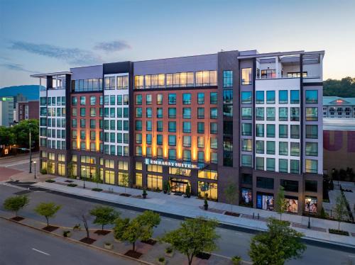Downtown Chattanooga Hotel | Embassy Suites By Hilton Chattanooga Downtown