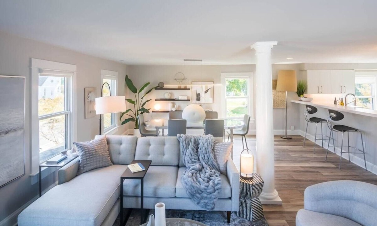 Irvington Apartment | Enjoy Lux In-Town Stay Above Wine Bar