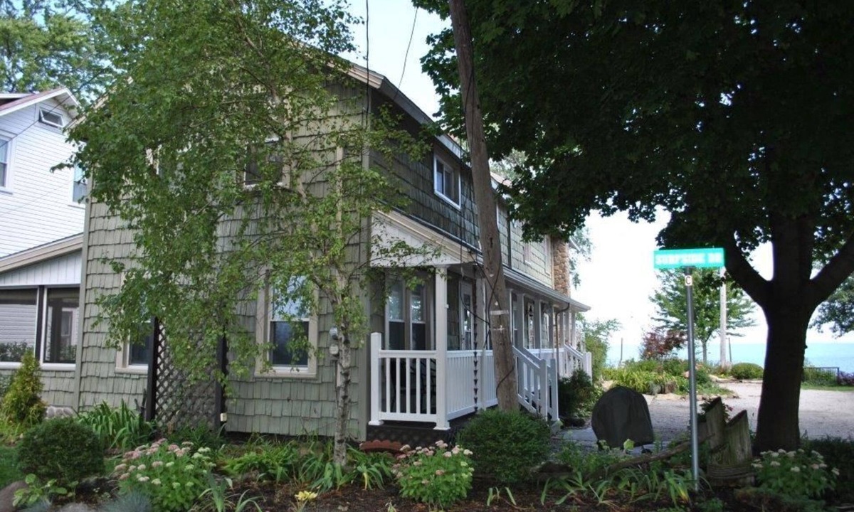 Mitiwanga Other | Enjoy the View From this Charming Lakefront House in Private Park