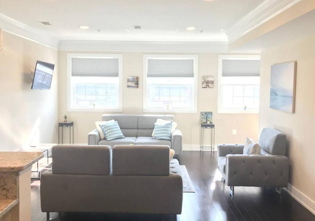 Park View Apartment | Entire Extra Large Luxury 3 Bedrooms Condo