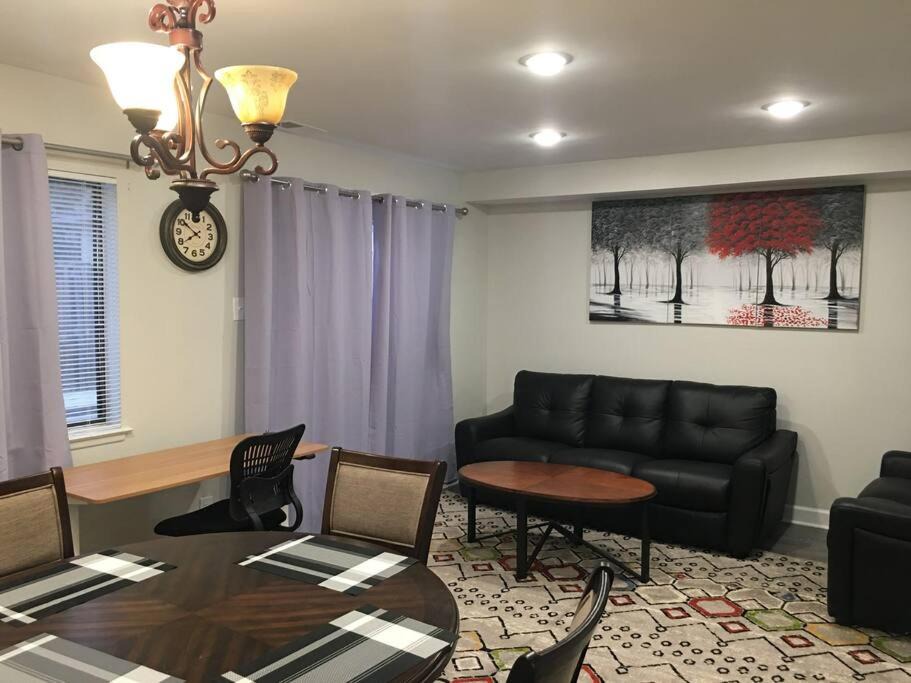 Greenbelt Apartment | Entire Twnhouse 2bdrms 3Bthrm 2Qbeds 2Levls Fncd Bkyard