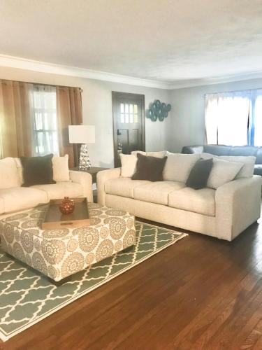 Euclid House | Euclid Beach within reach