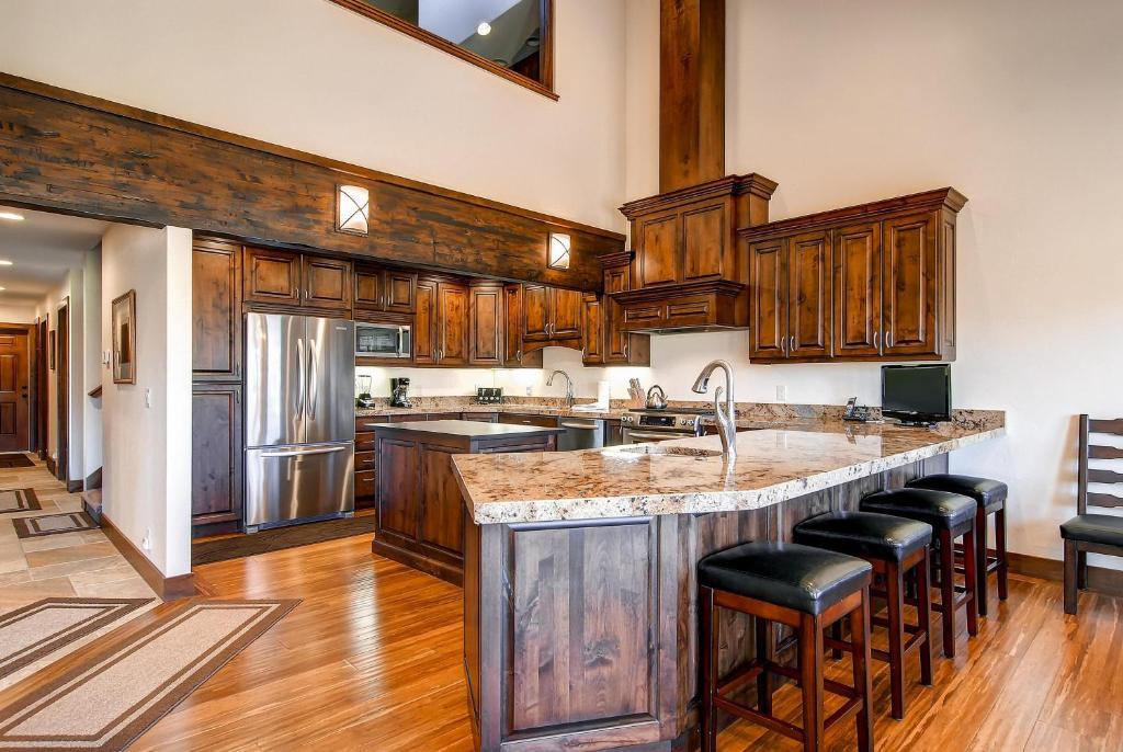 Park Meadows House | Fairway Village 2919 by Park City Lodging