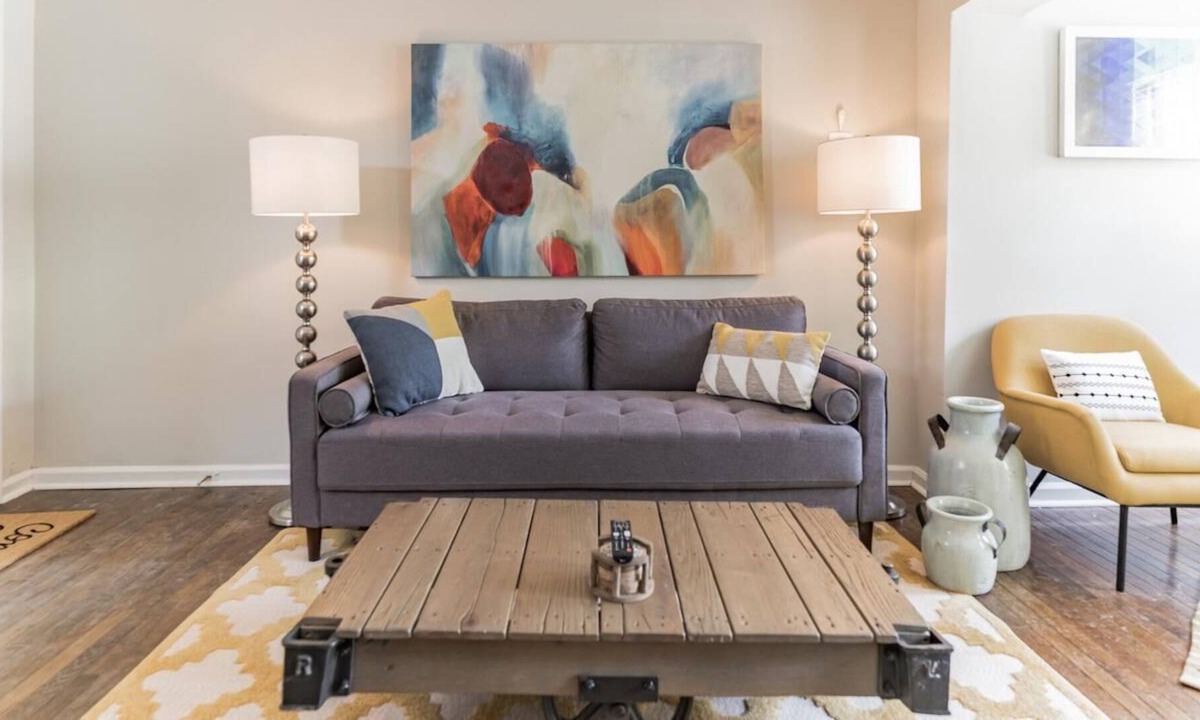 Southwark House | Fairy Tale Setting on cobblestone street, 2 bedroom home in Queen Village area