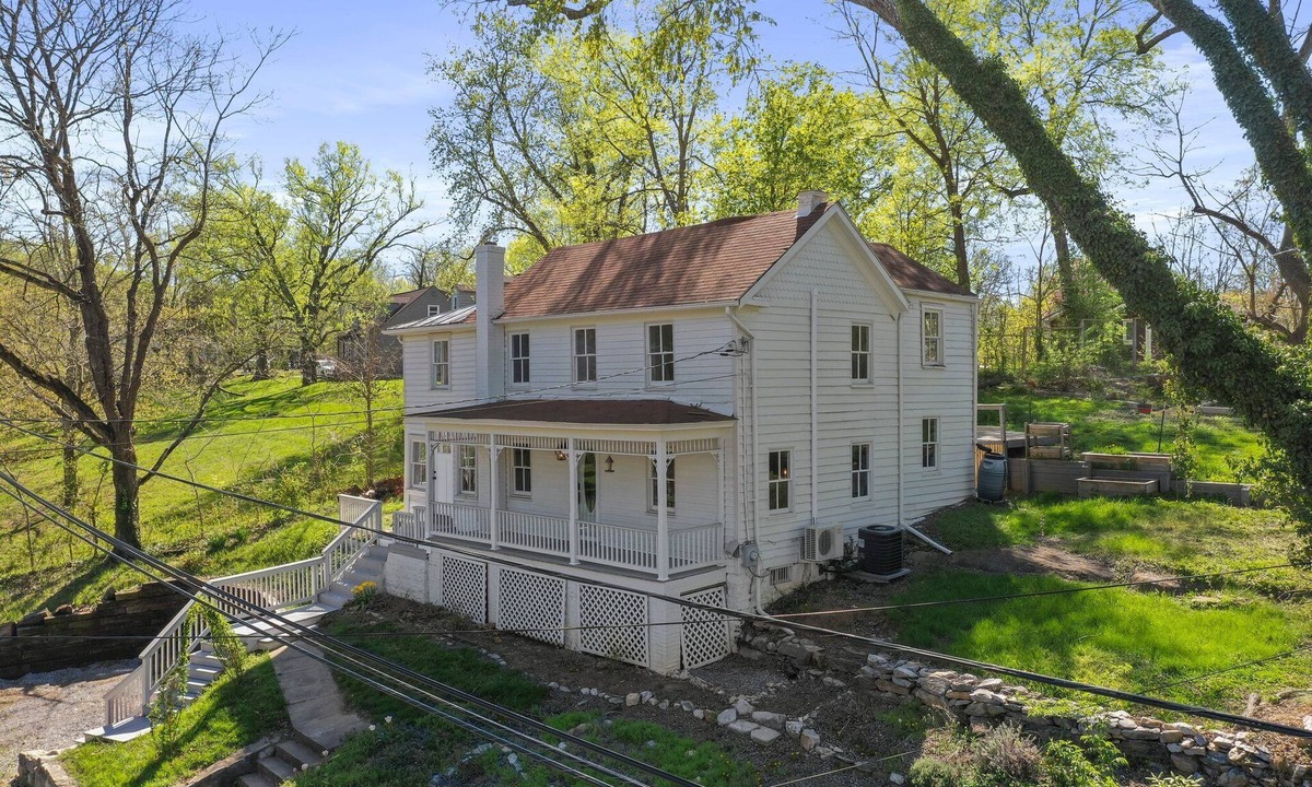 Shepherdstown Other | Farmhouse Writer's Retreat in Historic Shepherdstown
