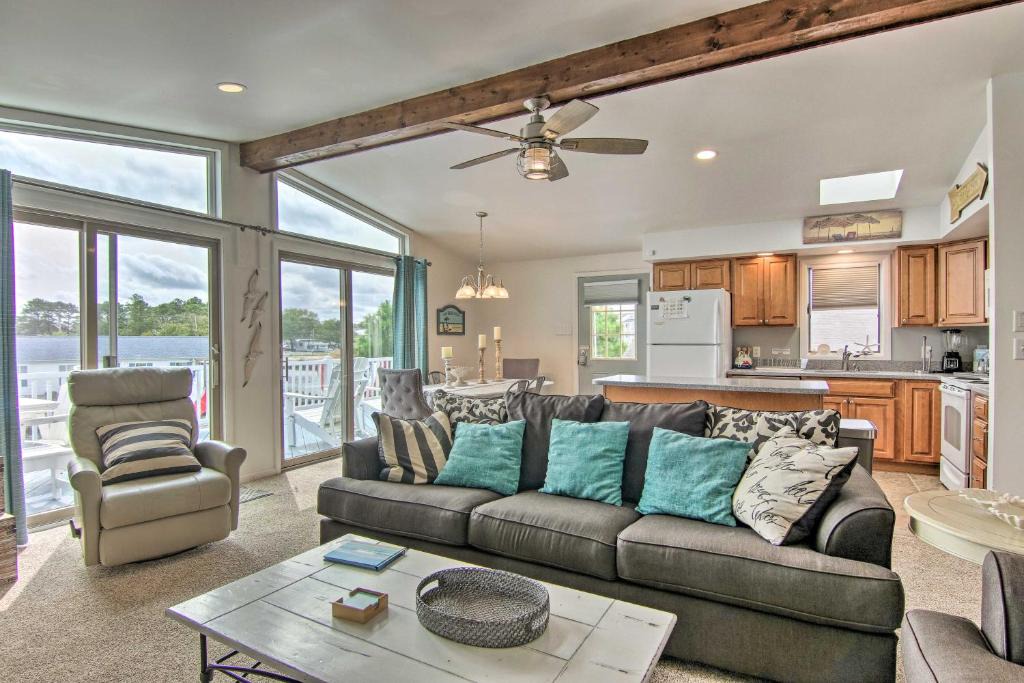 Fenwick Island House | Fenwick Island Home with Canalfront Deck Less Than 1Mi to BCH