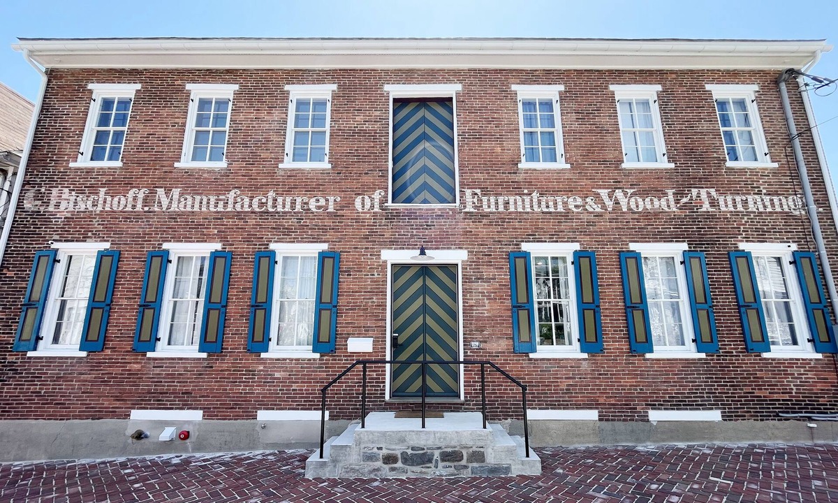 Tamaqua House | Former Furniture Factory now Boutique Hotel with all new modern amenities!
