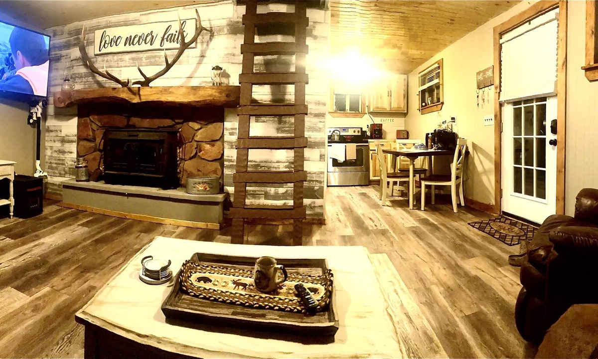 Weedville House | Four-bedroom private Lodge in the heart of Elk country