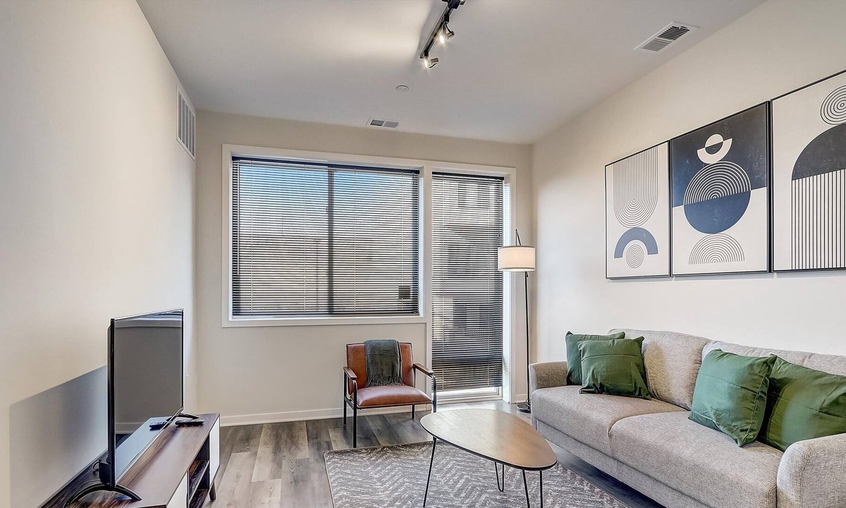 Brewerytown Apartment | Frontdesk | 1 BR Apt by Brewerytown Square