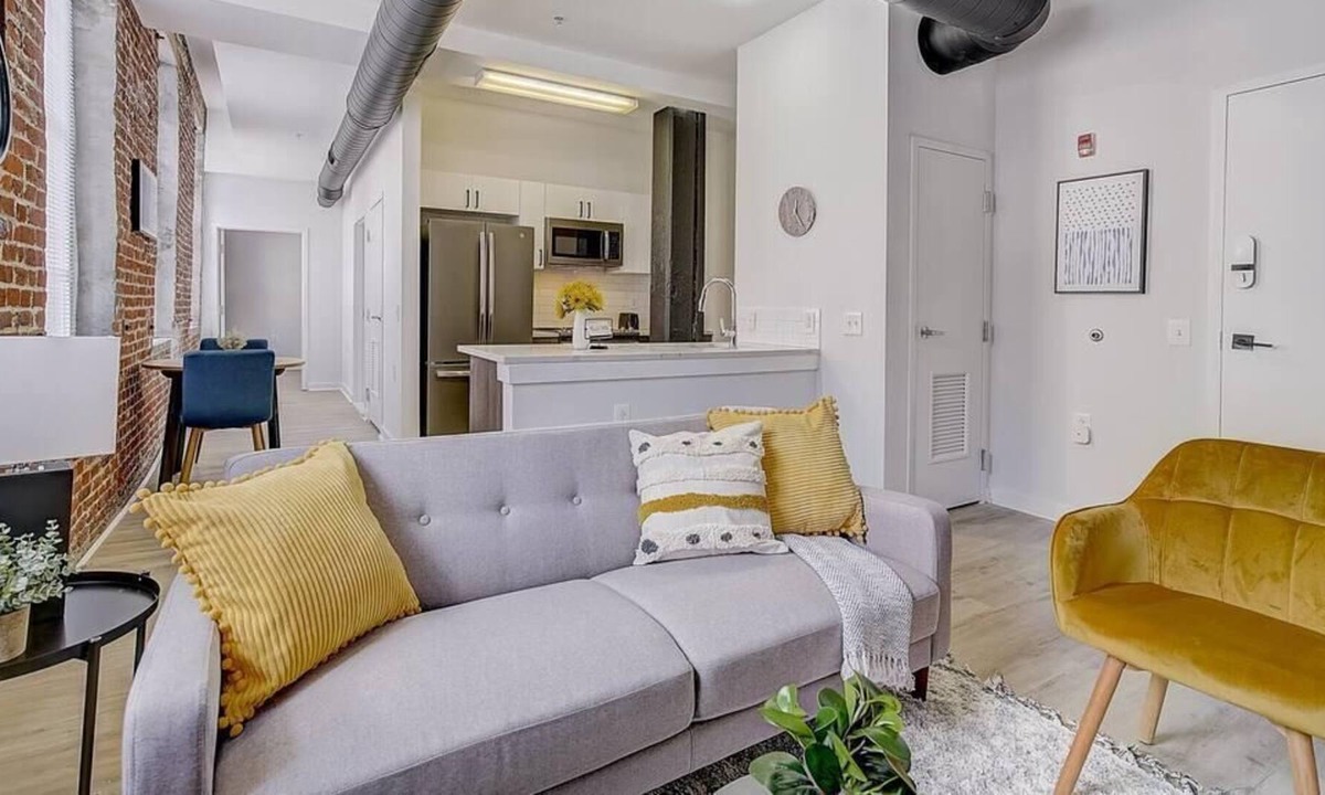 Northern Liberties Apartment | Frontdesk | Chic 2 BR in Northern Liberties