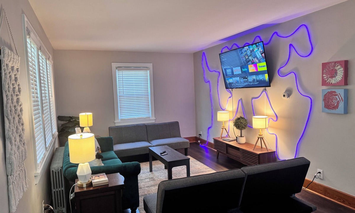 Campbelltown House | Gameroom with Foosball+Arcade! Spacious Home,Lots of Parking,Perfect for Groups!
