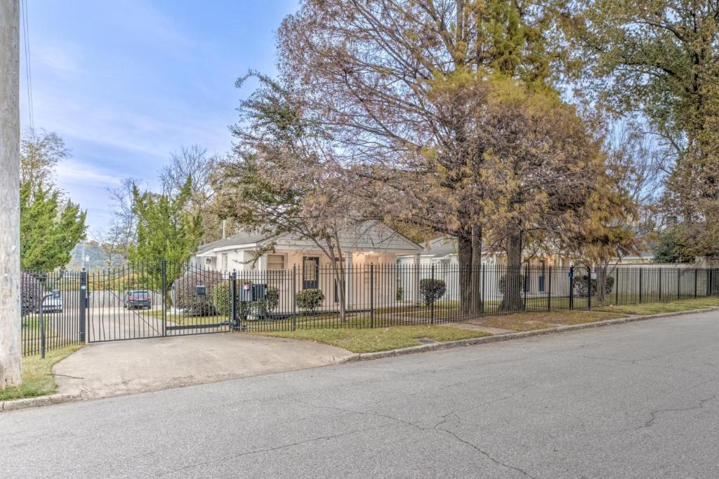 Midtown Apartment | Gated Midtown Retreat near Overton Square