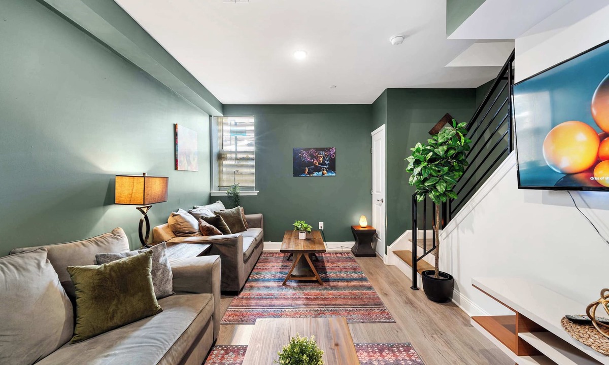 West Poplar House | Gorgeous 2 BD/2 Bath Home w/Private Patio