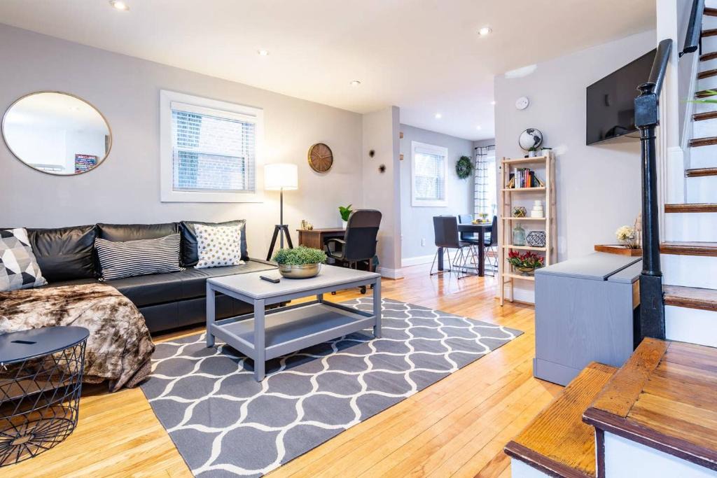 Potomac West House | Gorgeous Home 10 min to DC by CozySuites