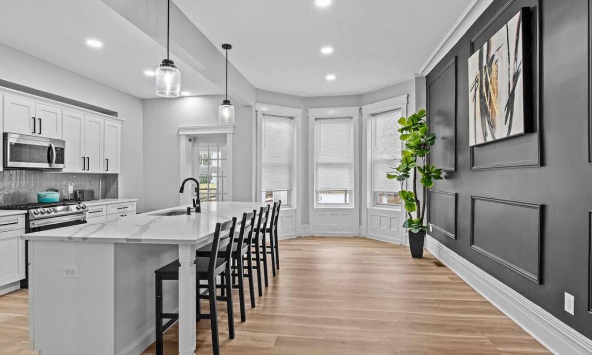 Greenville House | Green-Door Brownstone Private Room - BD 5