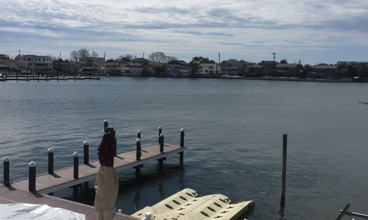 Surf City Apartment | Guests are sure to enjoy a memorable vacation in this fully furnished Apartment